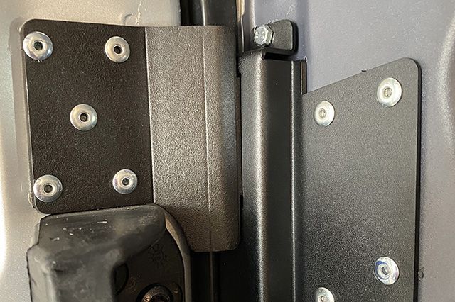 Mercedes Sprinter 2006-2018 Anti-Peel Bracket