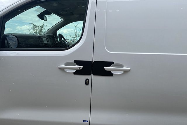 Citroen Dispatch 2016> Handle Shield