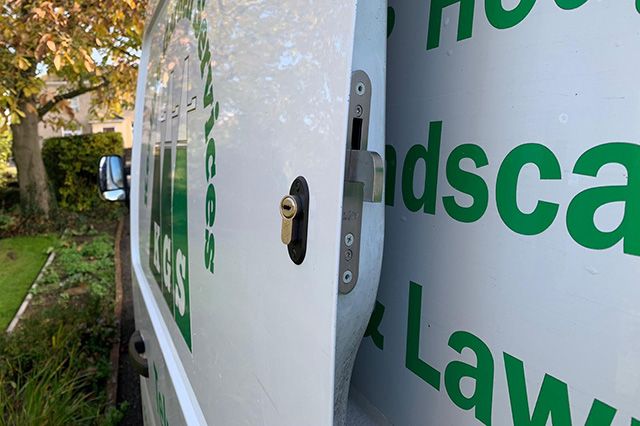 hook lock on Nissan commercial van