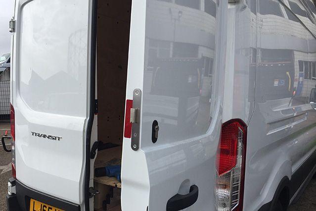 Ford Transit 2014> Deadlock