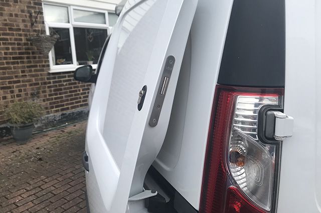 Van Deadlock on van sliding door