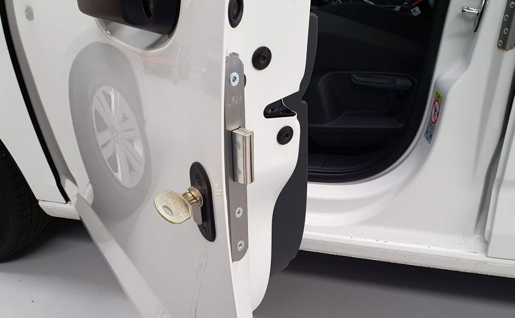 Lock 4 vans deadlock fitted by Van Deadlock Solutions