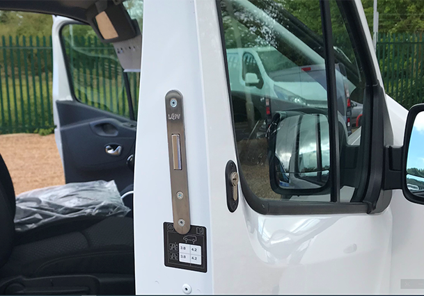 Van deadlock installation